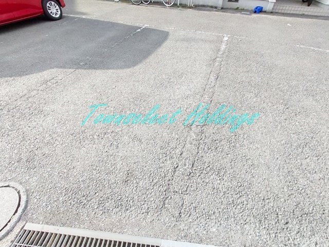 茅ヶ崎市浜之郷のテラスの駐車場|敷地内駐車場あり