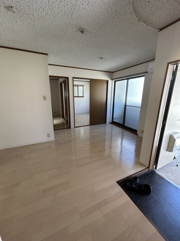 ベルトゥリー板宿　EASTの居間・リビング