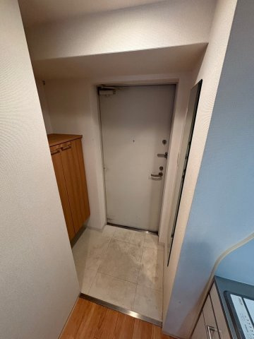 ラシーヌ日本橋の玄関