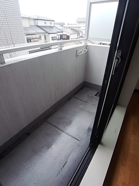 ロイヤル甲東園（上大市2丁目）のバルコニー