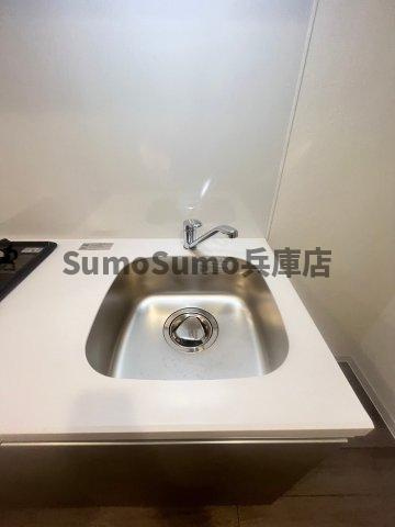 プレサンス神戸セレスティアのキッチン|コンパクトなキッチンで掃除もラクラク