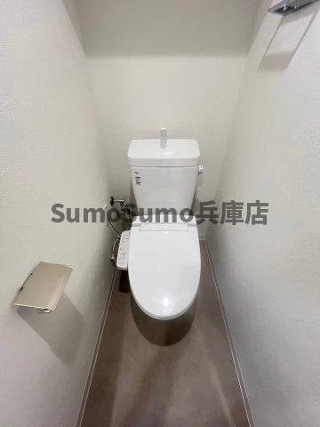プレサンス神戸セレスティアのトイレ|落ち着いた色調のトイレです