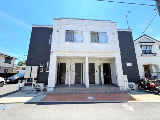 横浜市泉区中田南２丁目のアパートのエントランス