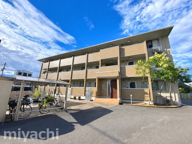 アーバンコート沖洲　2番館の外観