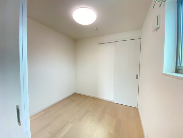 ウェルスクエア高槻の洋室
