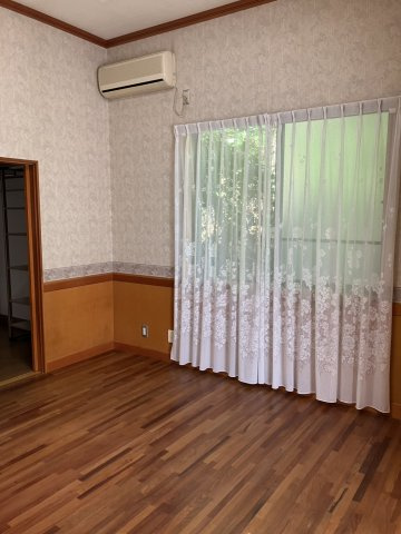 桐生市堤町二丁目中古平家戸建の洋室|寝室