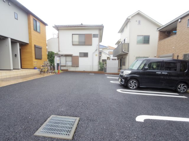 グラシアの駐車場
