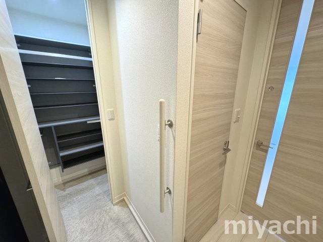プロヌーブ北矢三 Ａ棟の玄関