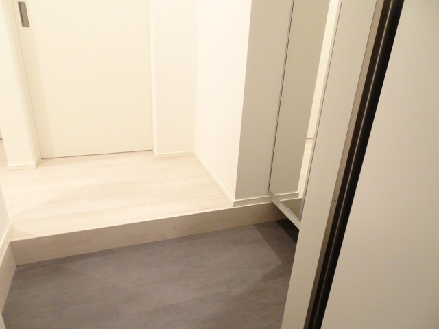 ラ・メゾン船町の玄関