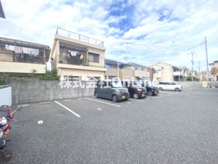 FLATS MINAGUCHIの駐車場