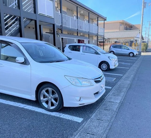 レオパレス上前ハイツ　Ｋの駐車場