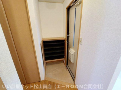 【玄関】 | ローレルスクエア東山A