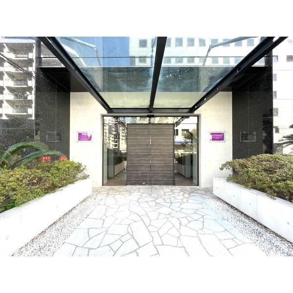 S-RESIDENCE神戸磯上通のエントランス