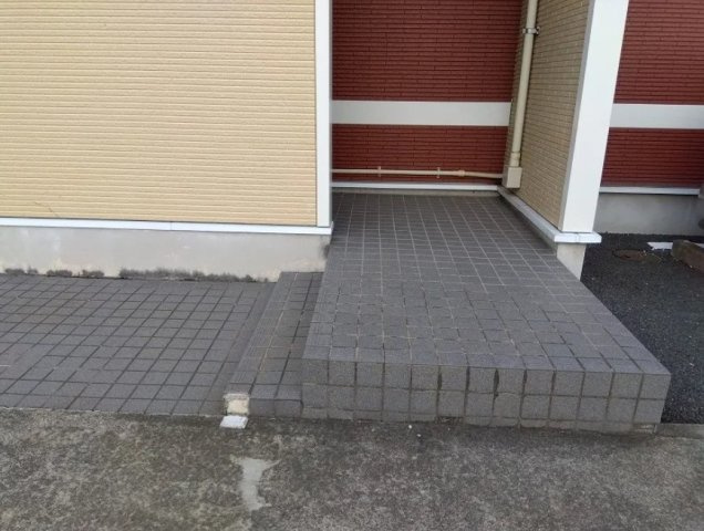 レオネクストそうさのエントランス