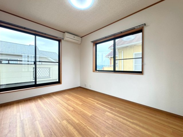 ◆敷地面積６５坪超え◆並列駐車２台可能◆広い庭付き４ＬＤＫ◆宇治田原町緑苑坂の洋室|洋室