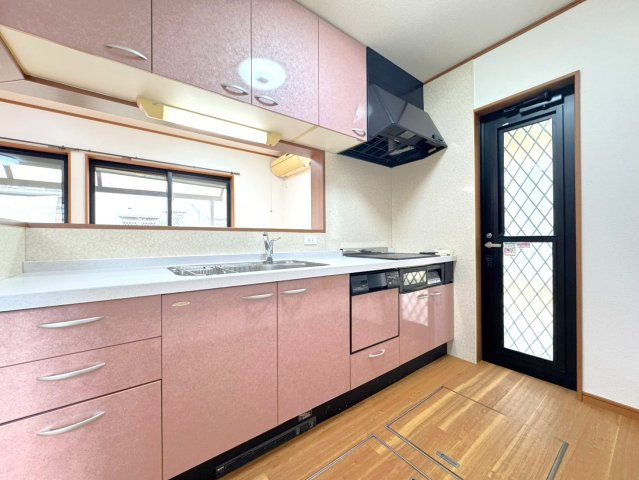 ◆敷地面積６５坪超え◆並列駐車２台可能◆広い庭付き４ＬＤＫ◆宇治田原町緑苑坂のキッチン|キッチン