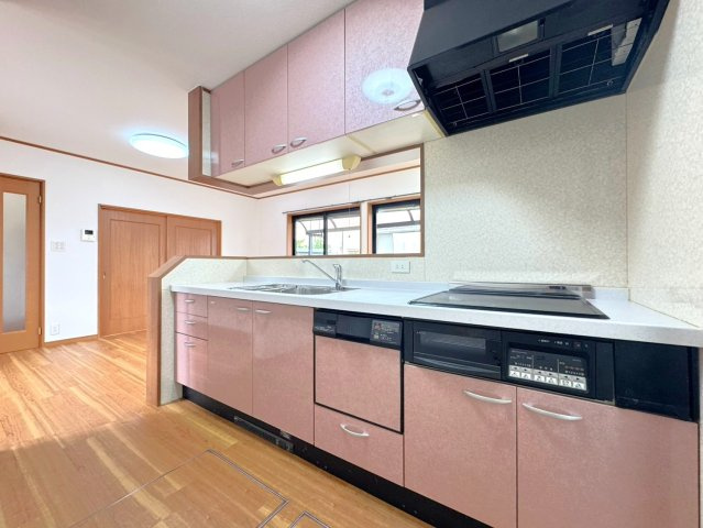 ◆敷地面積６５坪超え◆並列駐車２台可能◆広い庭付き４ＬＤＫ◆宇治田原町緑苑坂のキッチン|キッチン