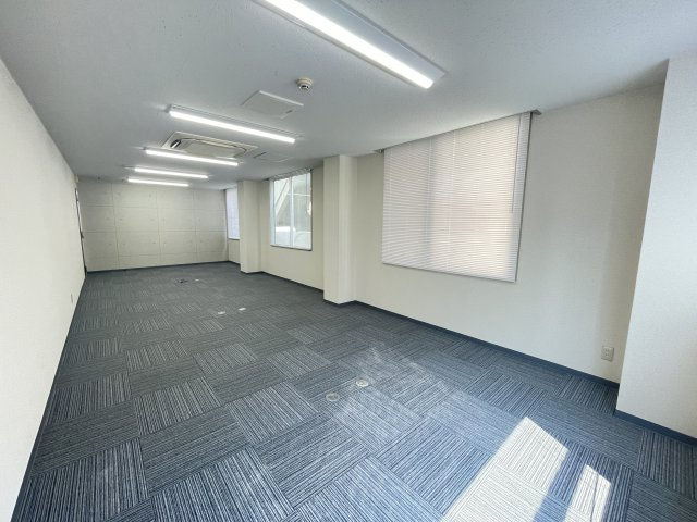 篠原松ケ枝ビルの内装