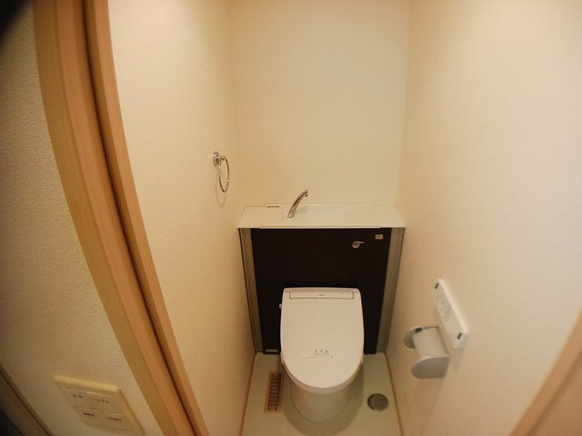 【トイレ】 | コーポヤカ・ウエストサイド | コンパクトで使いやすいトイレです