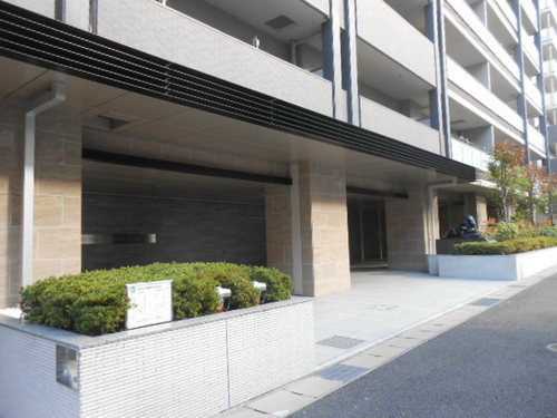 ライオンズプレイズ南大高のエントランス