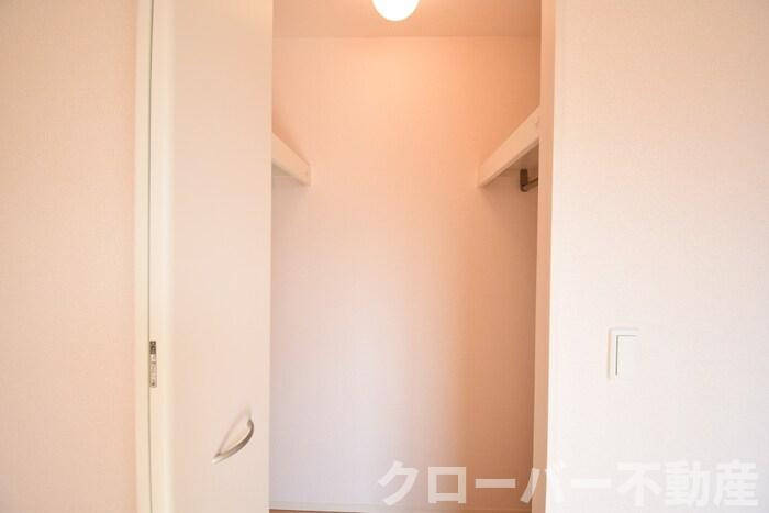 セジュール坂本 Ａ棟の収納|ウォークインクローゼット