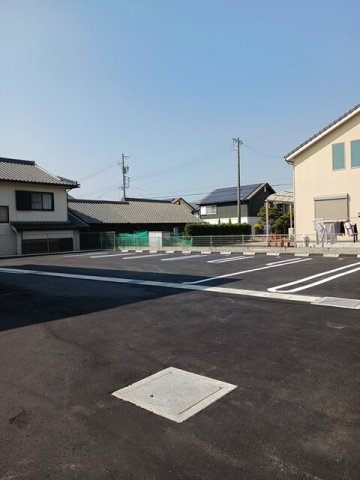 楓　　刈谷市近郊の賃貸ならクラスホーム刈谷店の駐車場|車をお持ちの方に嬉しい駐車場付きの物件です