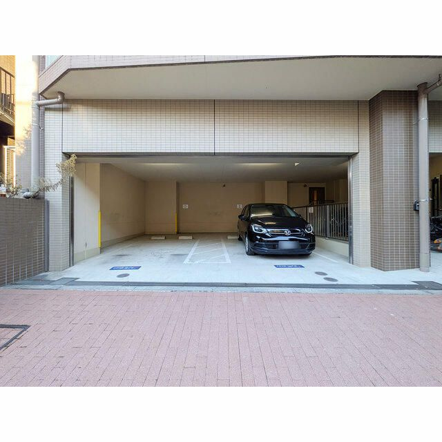 ルクレ板橋の駐車場