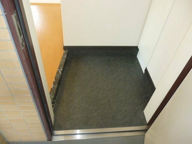 センチュリースペース蒲田３丁目の玄関
