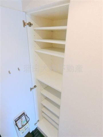 メインステージ多摩川Ⅲの玄関|玄関　シューズBOX