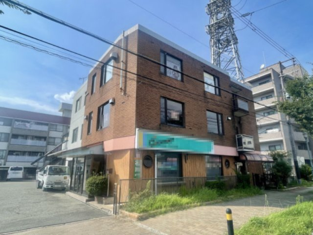 吹田市穂波町の店舗事務所の外観
