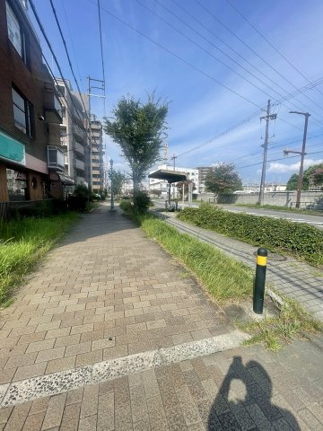 吹田市穂波町の店舗事務所の駐車場