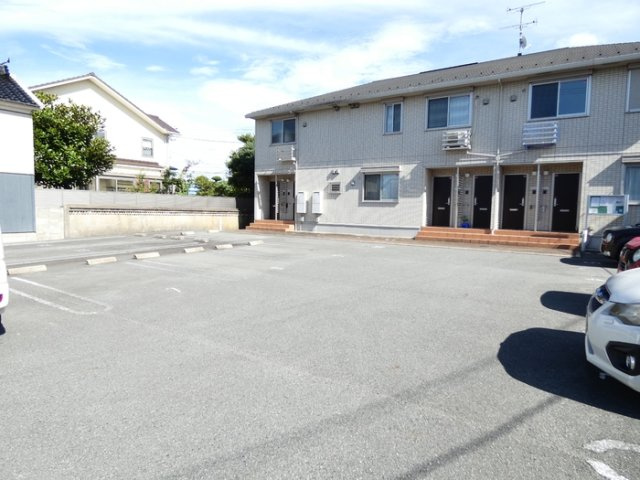 アムール常盤の駐車場