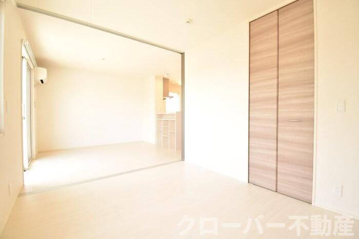 トゥリトール A棟の居間・リビング|南東洋室５．３帖～ＬＤＫ１０．７帖