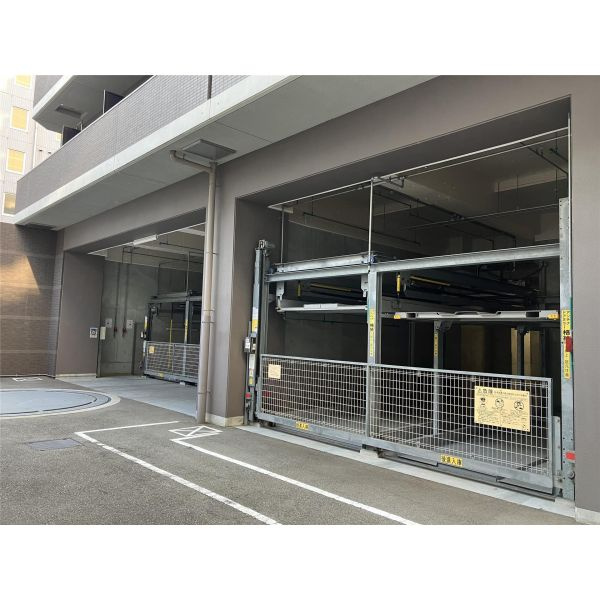 S-RESIDENCE神戸磯上通の駐車場