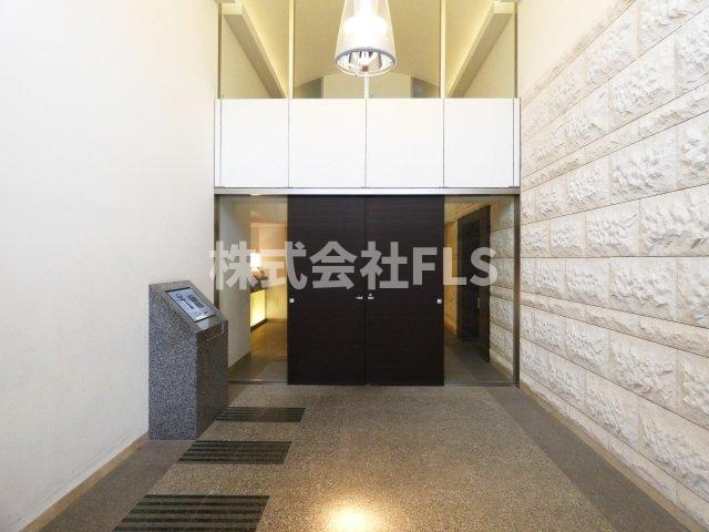 渋谷区恵比寿４丁目の賃貸マンションのエントランス