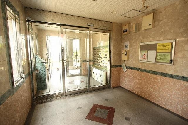 筑紫野市原田６丁目の賃貸マンションのエントランス|建物の内部です