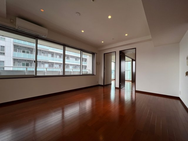 クロスレジデンス大阪新町の居間・リビング