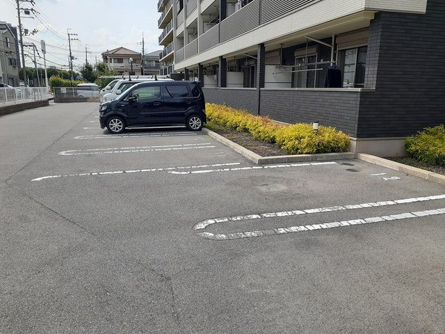 グラシオッソⅡの駐車場|駐車場に車を止められます