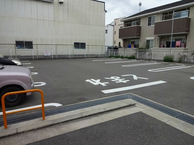 グランデージの駐車場