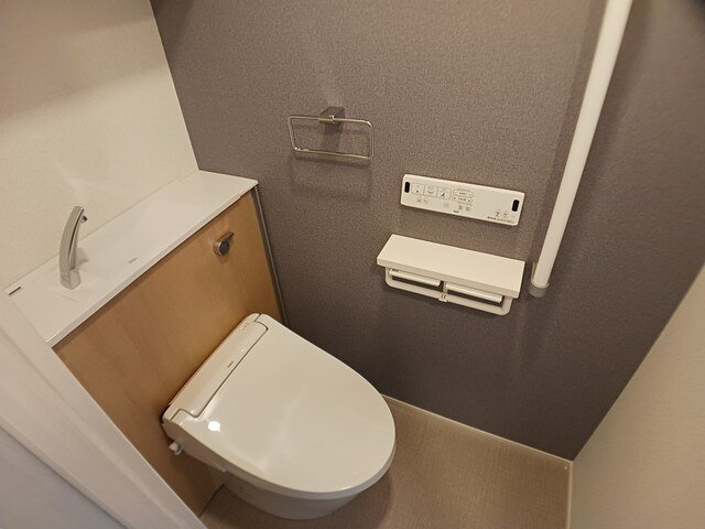 オリエントレジデンス門真殿島町のトイレ|清潔感のあるトイレです