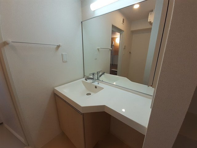 サンライズⅢの洗面所|忙しい朝には欠かせない洗面所です