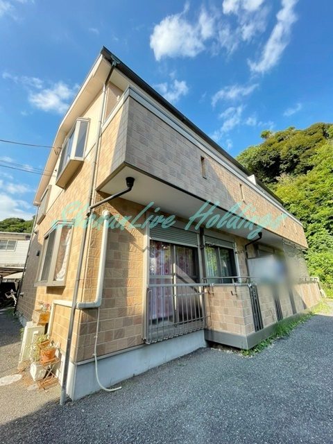 鎌倉市稲村ガ崎５丁目のアパートの外観
