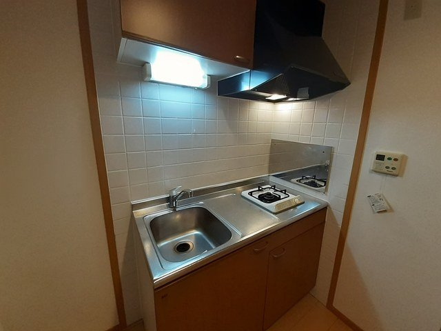 エクレール南中振のキッチン|コンパクトなキッチンで掃除もラクラク