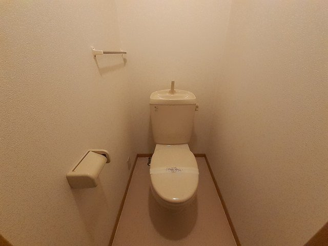 エクレール南中振のトイレ|清潔感のあるトイレです