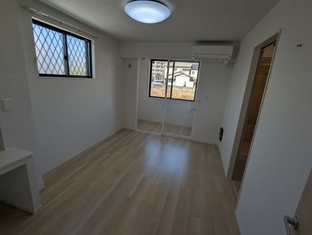 筑紫野市二日市南２丁目のアパートの居間・リビング|おしゃれな内装です