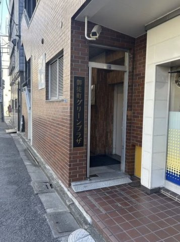 御徒町グリーンプラザのエントランス|建物の内部です