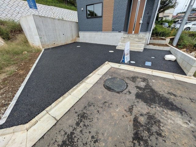 八王子市　長房町　新築一戸建て　３２期の駐車場|～カースペースは1台分～