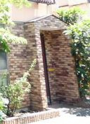千駄木4丁目戸建てのエントランス|ゆとりのあるエントランスです