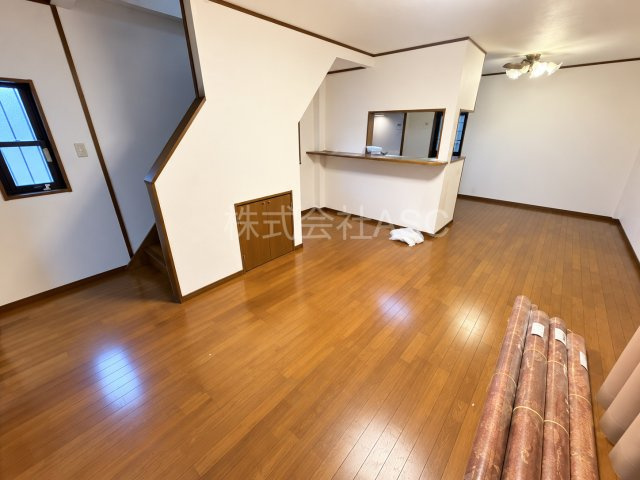 東中島3丁目　戸建ての居間・リビング