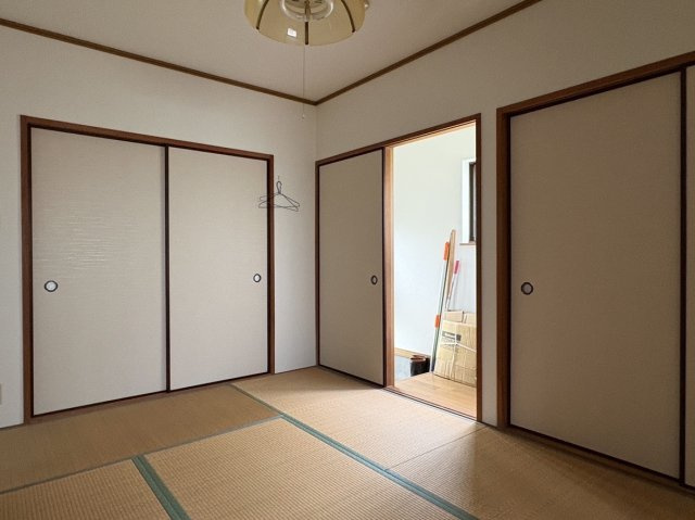 池田市古江町　貸家の和室|明るい和室です